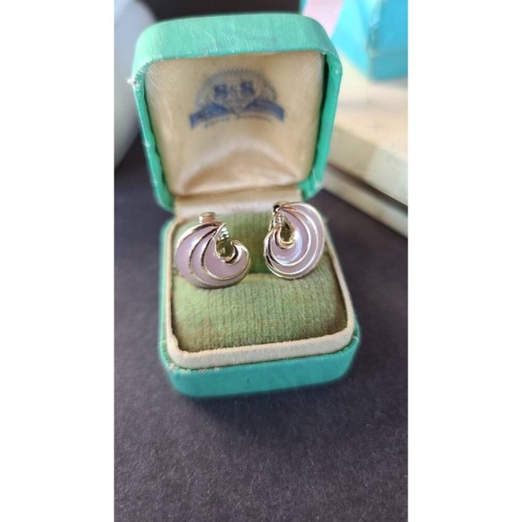 Beige and Gold Enamel Swirl Clip-on Earrings - Picture 4 of 10